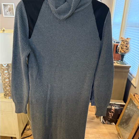 Dresses & Skirts - Gray and Black Ribbed Knit Dress